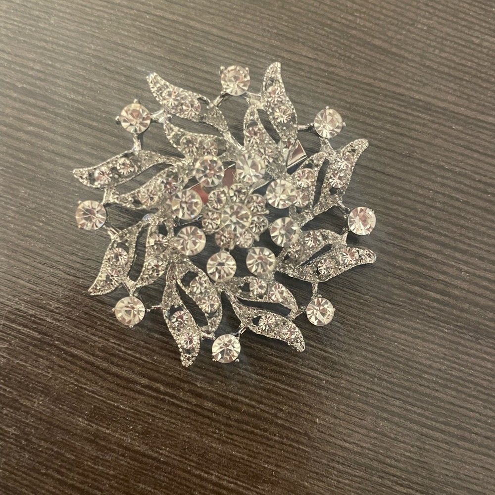 Vintage Floral Rhinestone Brooch - Silver Tone